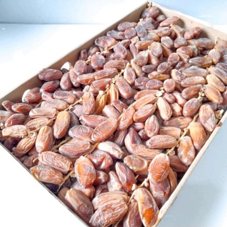 

POJ kurma tangkai 500gr / kurma tunisia tangkai / kurma tangkai kering TERLARIS