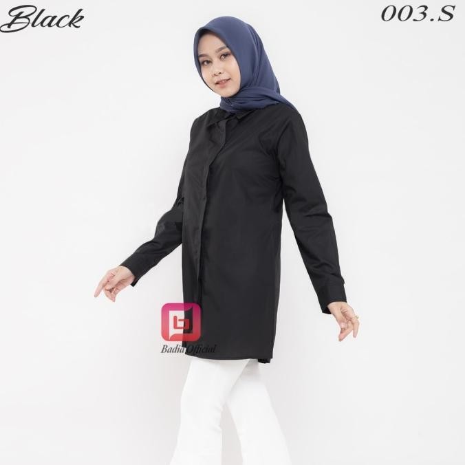 Kemeja Tunik Hitam Polos Panjang Kancing Nututupi Bokong Pantat Wanita