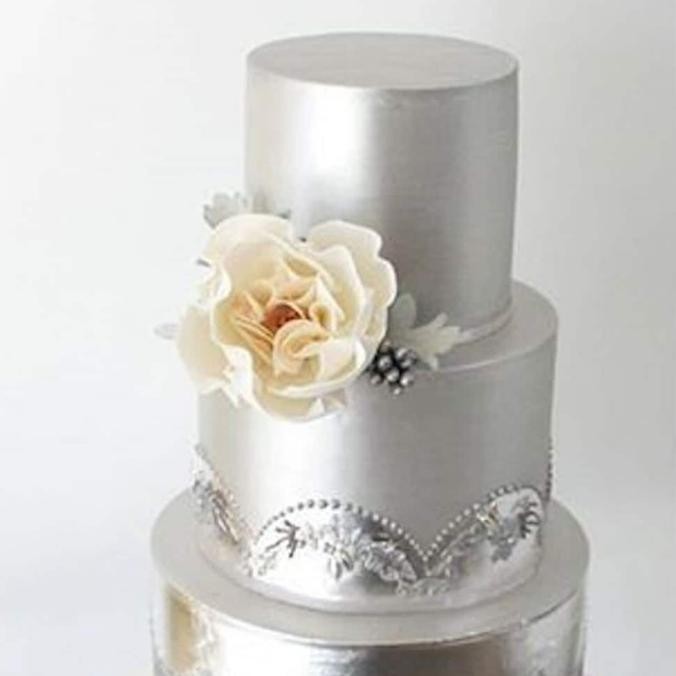 

EDIBLE SILVER LUSTER LUSTRE DUST . ISI BANYAK 10 GRAM 10g FONDANT DIY