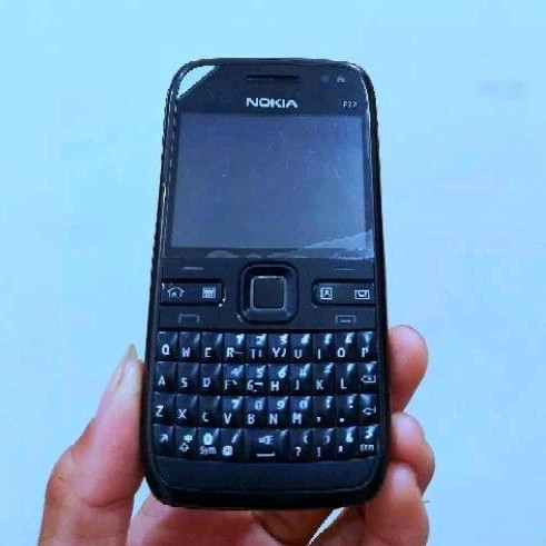 Nokia E72