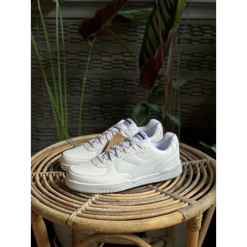 Sepatu Sneakers Diadora Raptor Low Original Resmi PT MAP