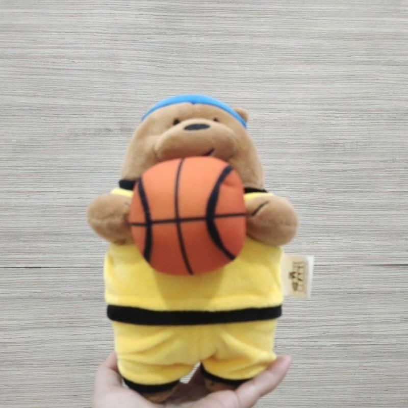 Boneka WBB We bare bears Grizzly seri basket kostum kuning