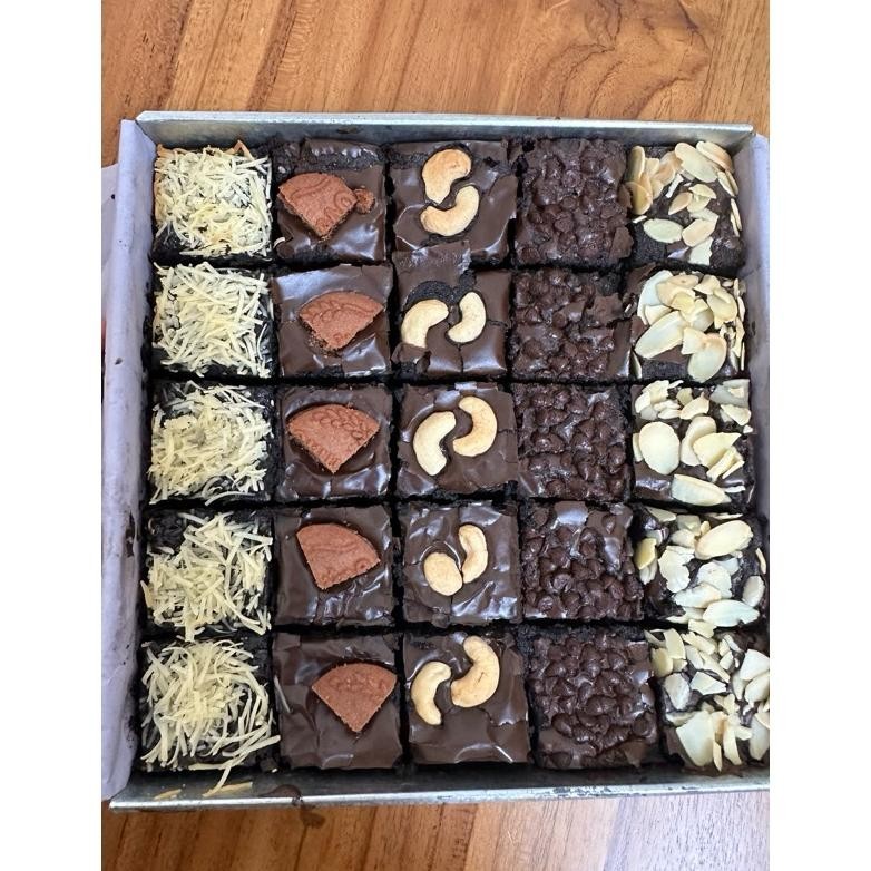 

Siap Kirim >>> *Panpanmanis* Brownies Fudgy 20 X 20 / Fudgy Brownies / Bronis Coklat / Bronis Panggang / Brownies Lumer / Hamperslebaran/Hamperspuasa/ Brownies Enak Murah