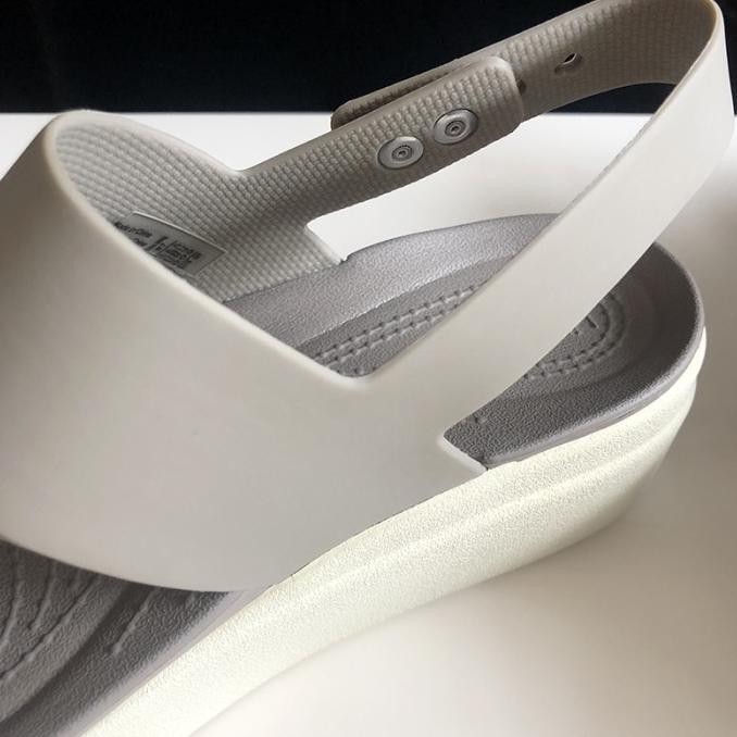 Crocs Brooklyn Low Wedge / Sepatu Wanita / Crocs Wanita / Crocs Wedges