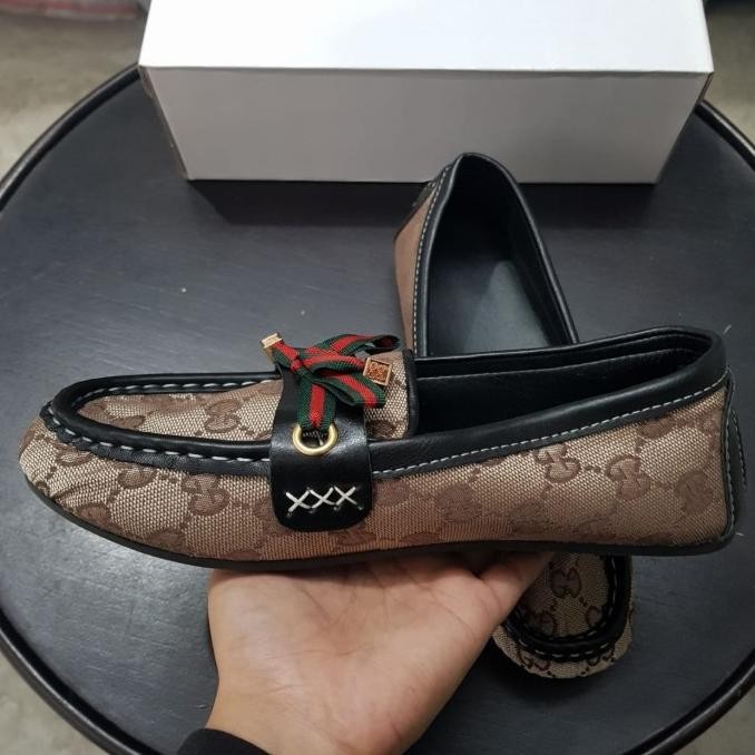 Sepatu Loafers Wanita Monogram Import Branded Korea Antislip Murah Ori