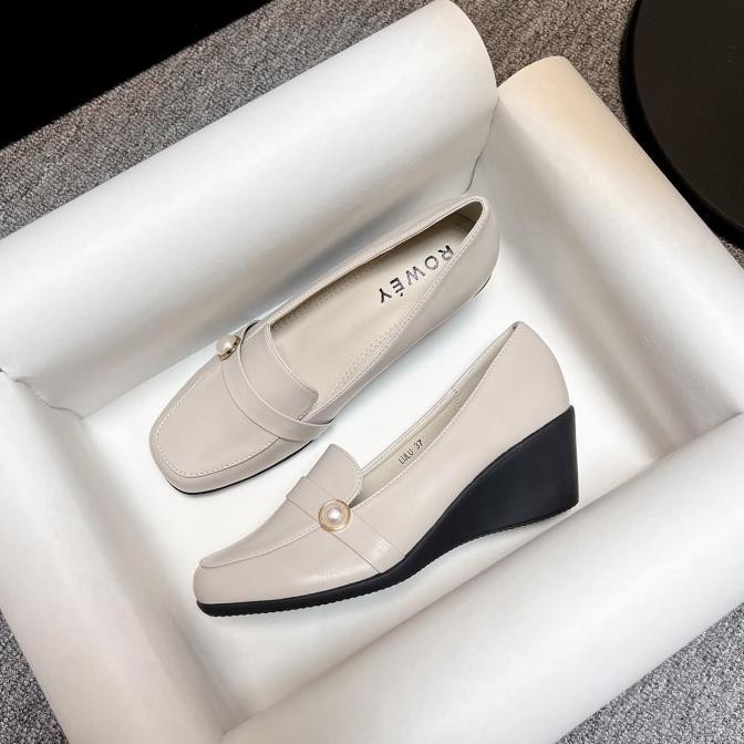 Sepatu Wedges Hitam Wanita Rowey Korea