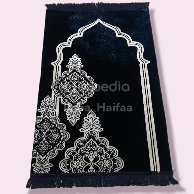 Sejadah Hitam Polos Saudi Bludru Tebal Uk Besar