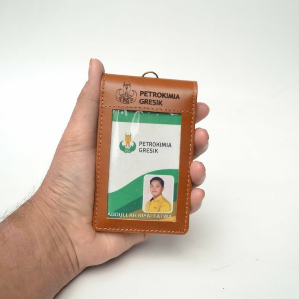 

BARANG TERLARIS id card / name tag kulit / lanyard petrokimia / keplek / card holder