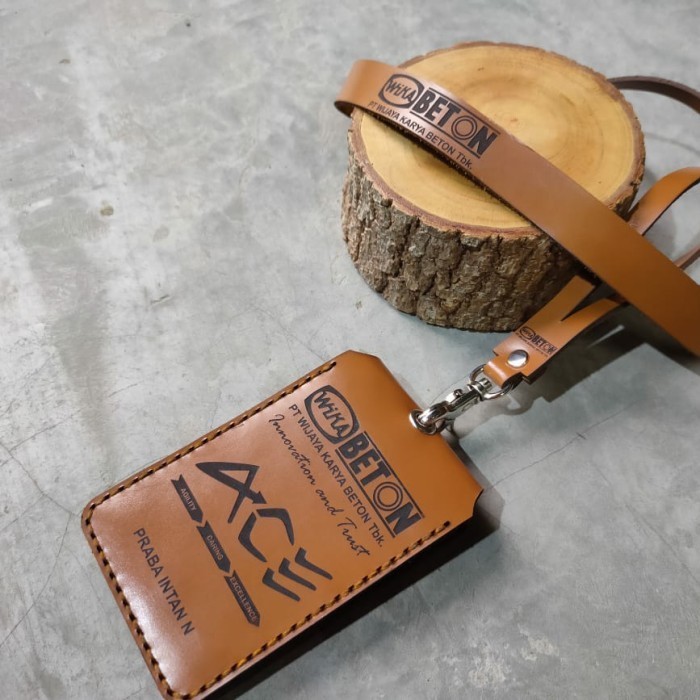 

BARANG TERLARIS idcard kulit nametag lipat id card holder idcard lipat nametag kulit