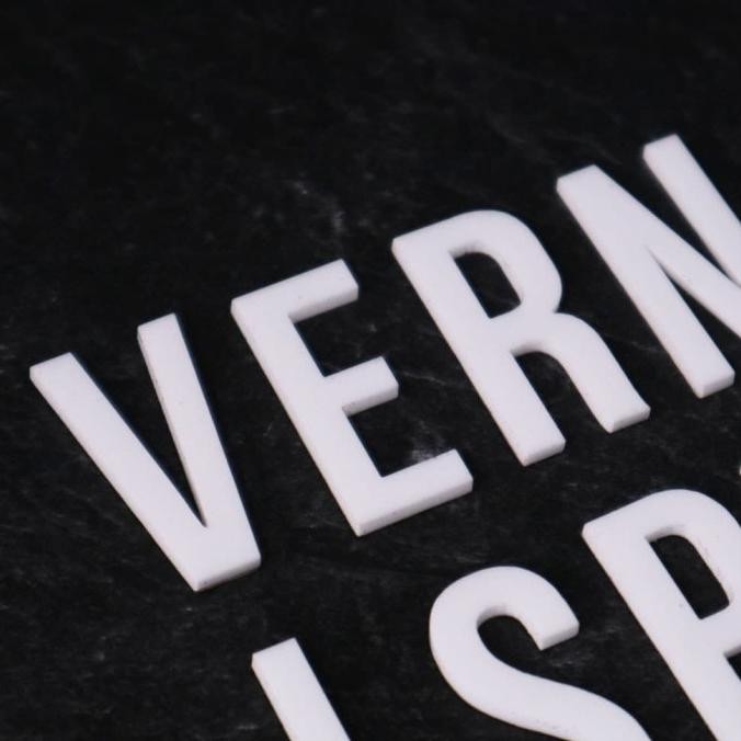 Huruf Akrilik | Tinggi 30 Cm