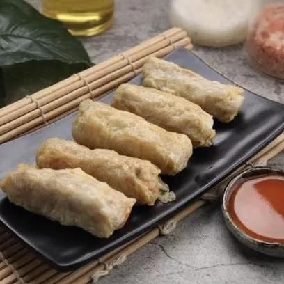 

Uinn - Dimsum Lumpia Ayam Halal Isi 25 Plus Sambal . Frozen Food