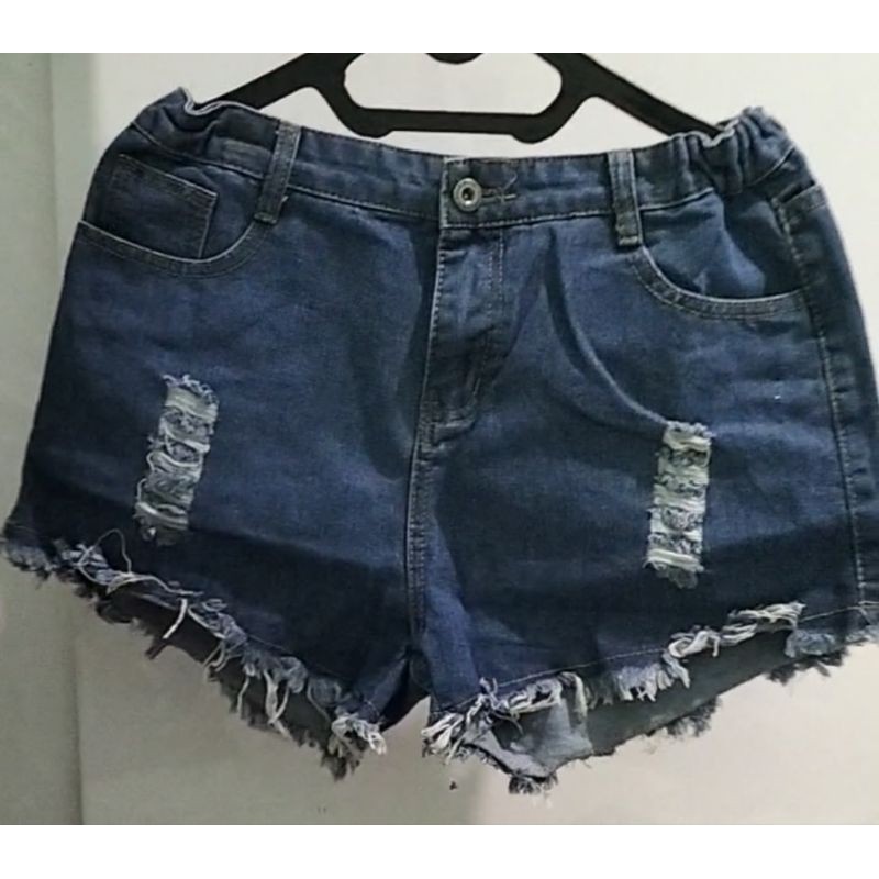 Celana pendek second