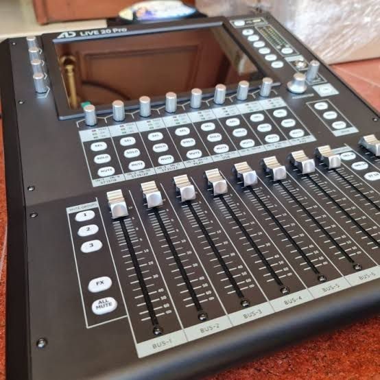 Digital Mixer Ad Live 20 Pro - 16 Mic , 2 In Ts , 1 In Rca , 8 Aux
