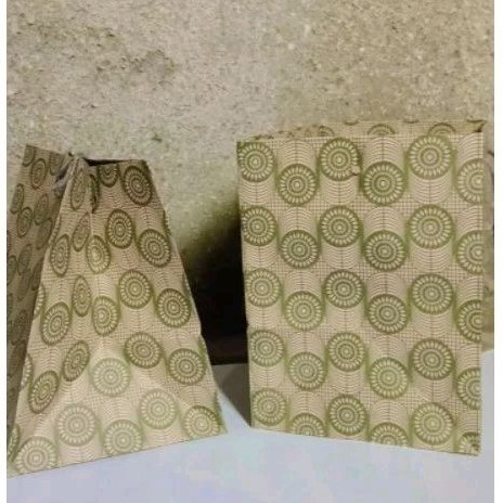 

GROSIR PAPER BAG 25X16X21|TAS HAJATAN|TAS KERTAS MURAH|TAS NASI KOTAK|TAS KADO|TAS SOVENIR