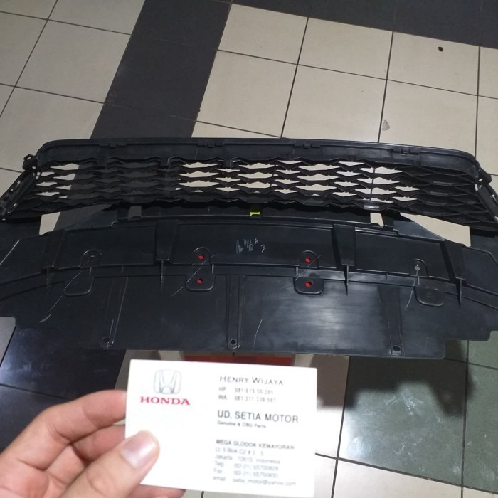 Grill Jaring-jaring bumper depan ram bawah Honda Jazz GK5 Facelift Ori