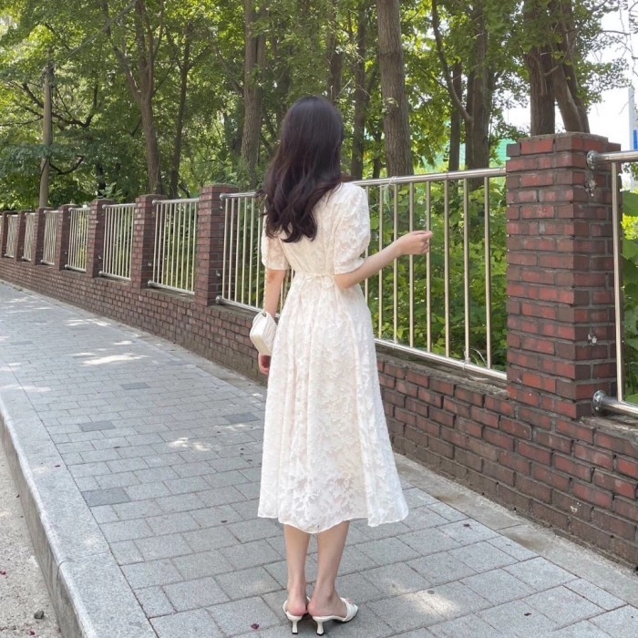 Park Feather Dress Midi Wanita Gaya Korea Putih Lace Import Korean Gau Terlaris
