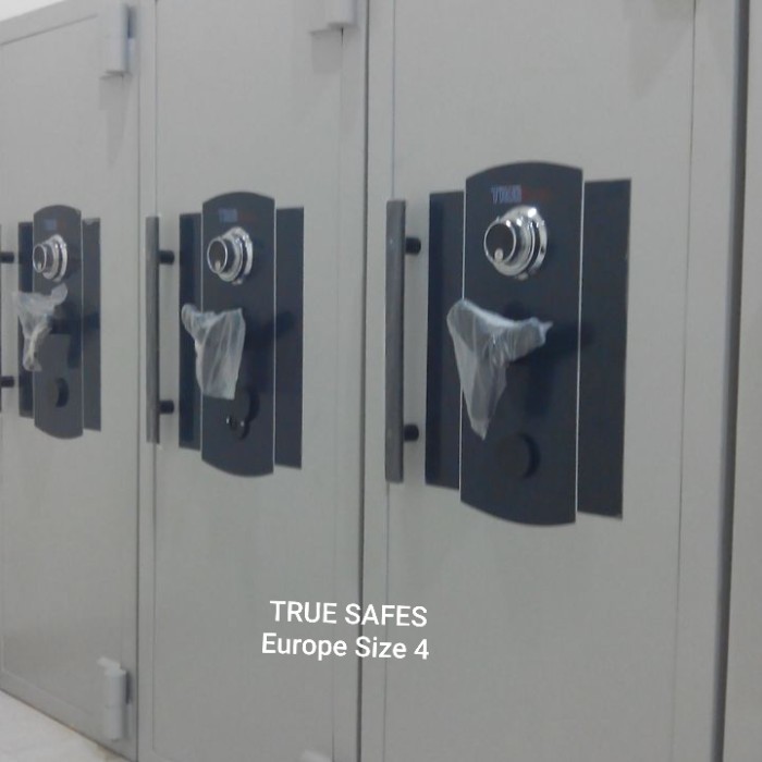 Ready Brankas 146 cm Europe size 4 TRUE SAFES ukuran besar tahan api bagus