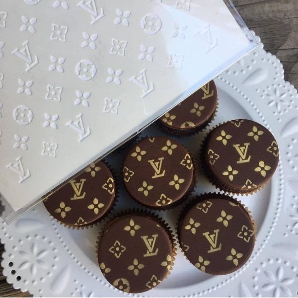 

Cake Stencil Louis Vuitton -Anza Wahda