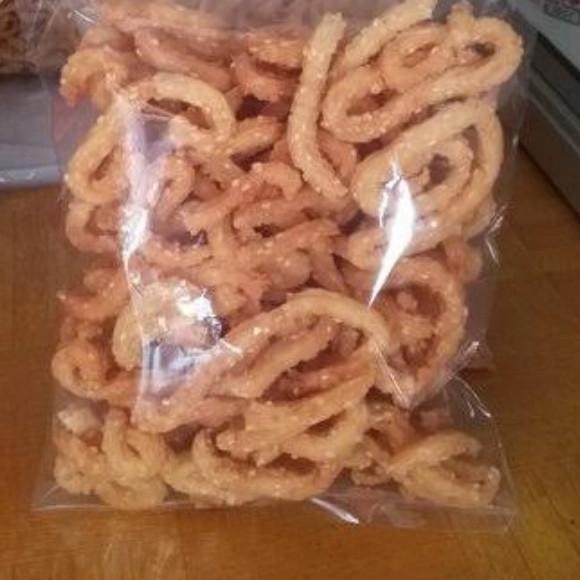 

kue akar kelapa berat 500g