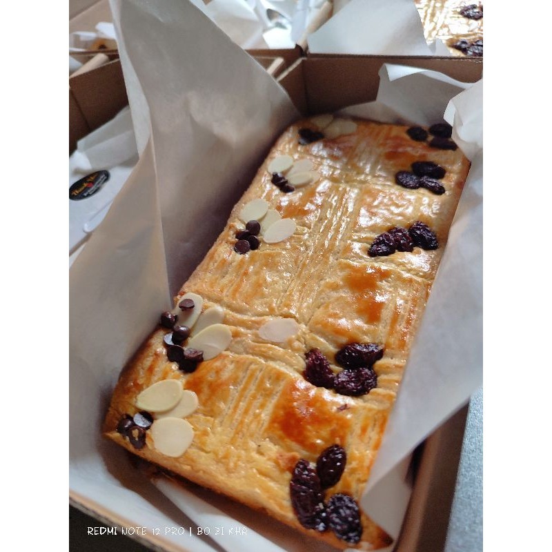 

Boterkoek 21x10 Lekker Holland panggang rasa butter Lekker Holland Solo