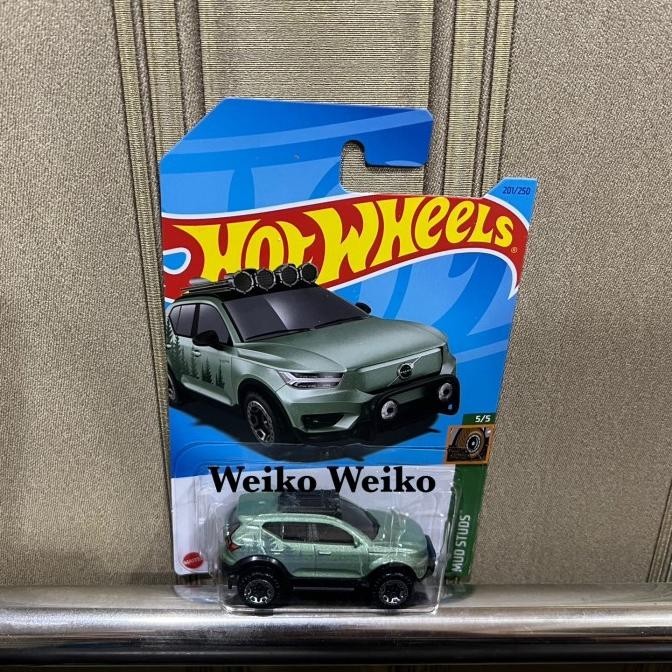 hotwheels volvo xc40 recharge