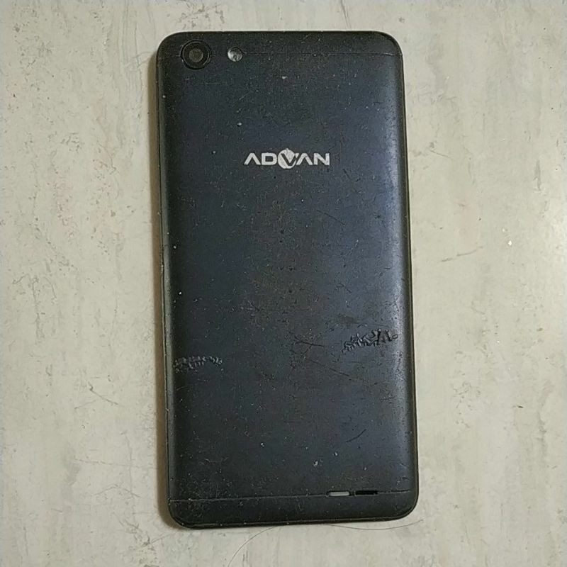 backdoor bekas Advan i5c plus kurang tombol fisik seperti di gambar