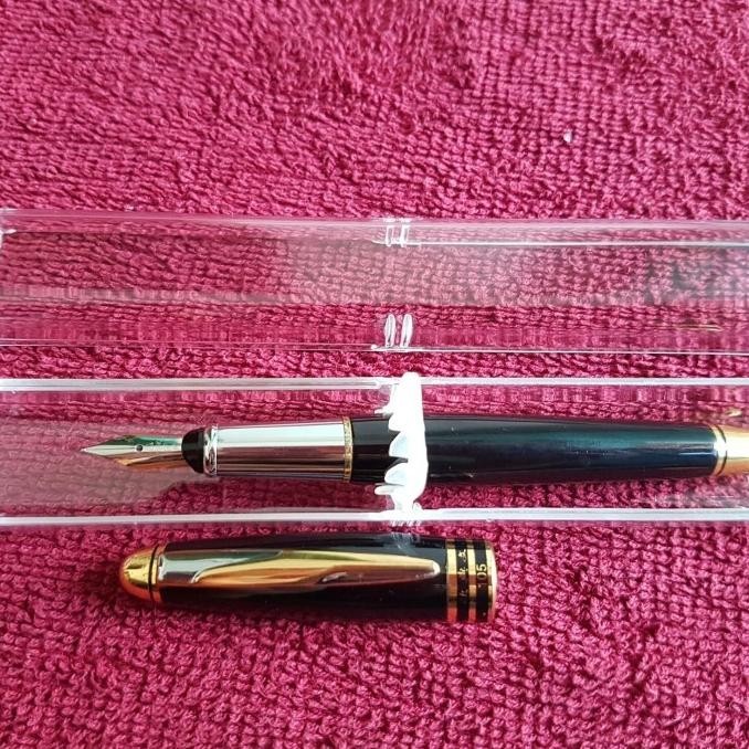 

Pena Langka..Fountain Pen 18Kgp Black M.105. Pena Tinta Isi Ulang
