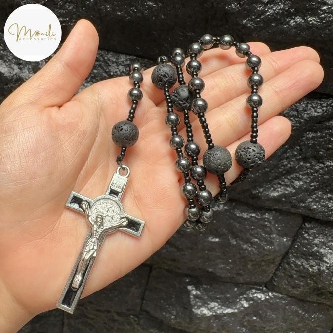 Rosario Batu Hematite dan Lava Stone dengan Salib Benedict Hitam