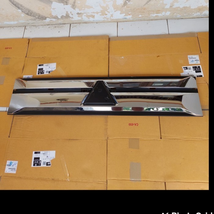 Grill Depan Mitsubishi L300 Original Ori
