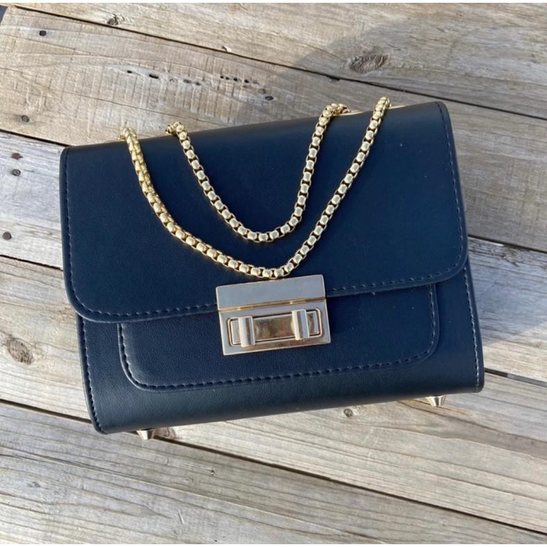 

VIRAL [A6462]HAMPERS GIFT BOX TAS SALEMPANG CLARA/KADO PACAR/KADO BESTIE/HADIAH ULANG TAHUN TAS CEWEK/KADO WEDDING/KADO ANNIVERSARY/KADO VALENTINE/KADO HARI IBU/KADO HARI GURU/HAMPERS LEBARAN/HAMPERS RAMADAN Aw89