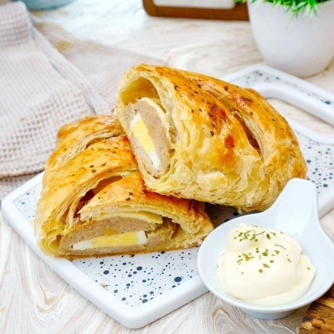 

Picnic Roll Pastry Beef/Chicken/Mini