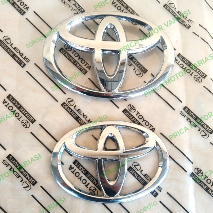 Emblem Logo Depan Belakang Toyota Rush 2018 -2021