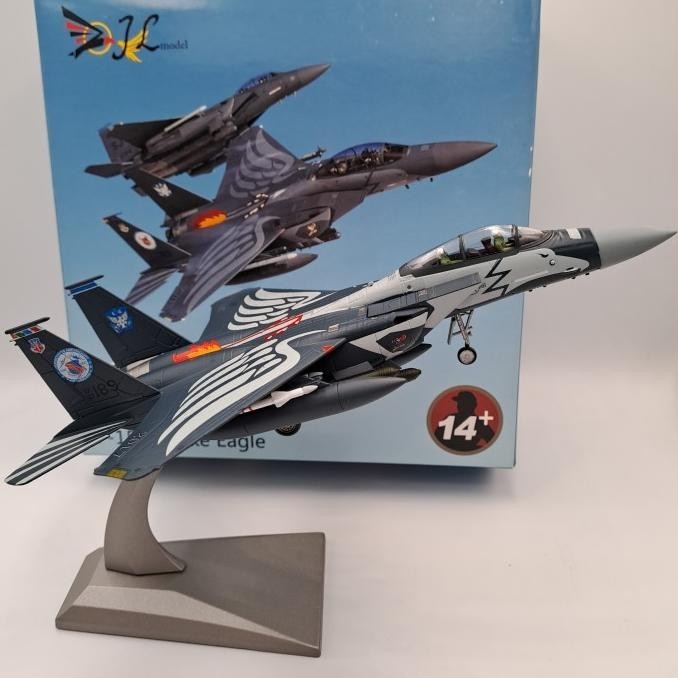 Diecast pesawat F-15E Strike Eagle skala 1:100
