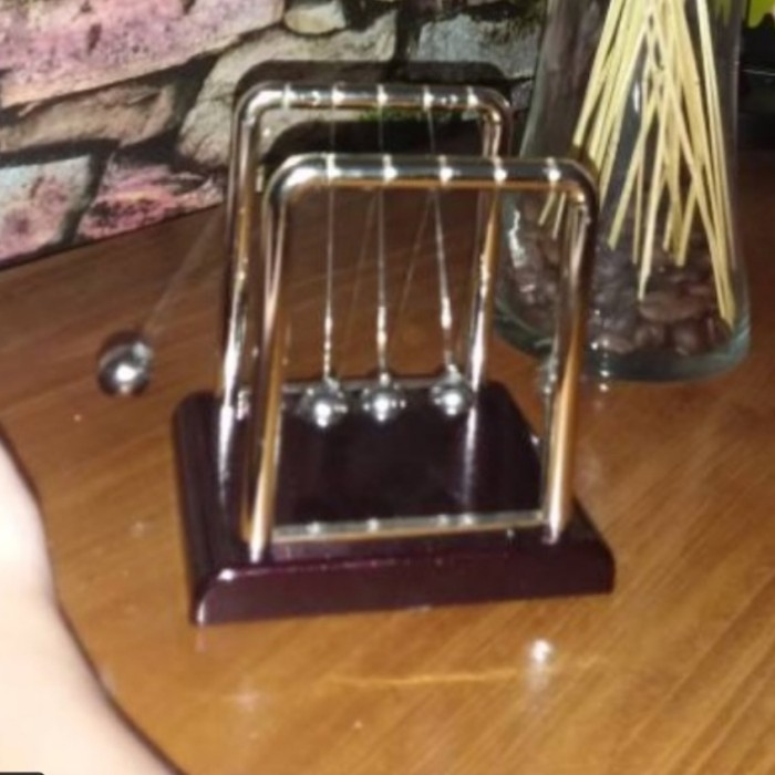 PENDULUM HIASAN PAJANGAN BOLA BESI STAINLESS NEWTON FISIKA CRADLE