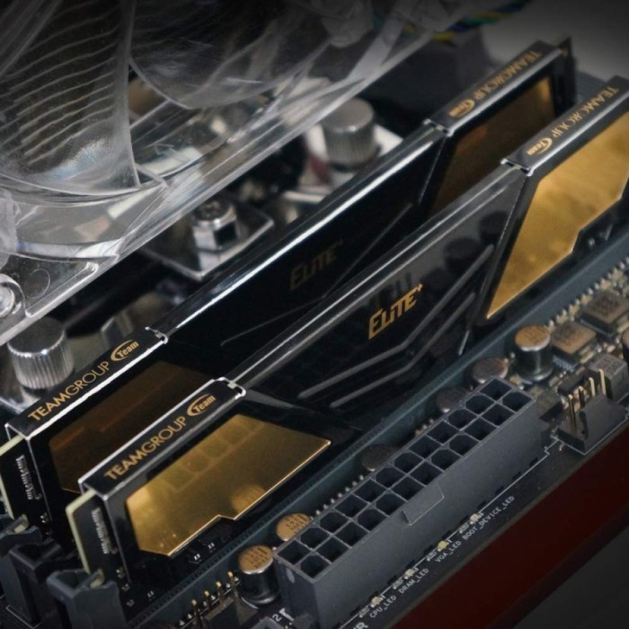 Team Group Ram Pc Elite Plus Ddr4 16Gb 3200Mhz - Black Gold