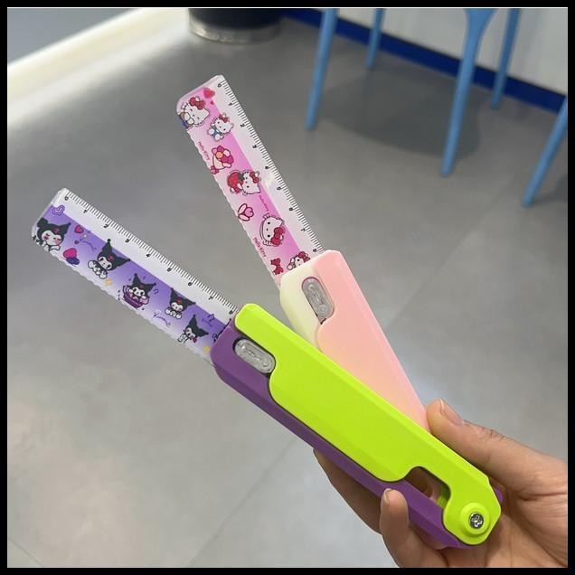 

DISKON MAINAN PISAU LIPAT PENGGARIS KUROMI CINNAMOROLL 3D GRAVITY KNIFE !!!!!!