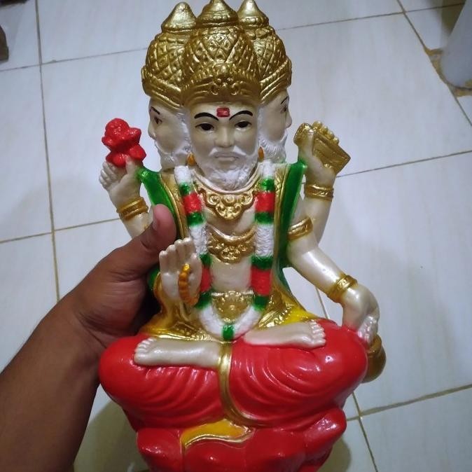 Patung Dewa Brahma pencipta