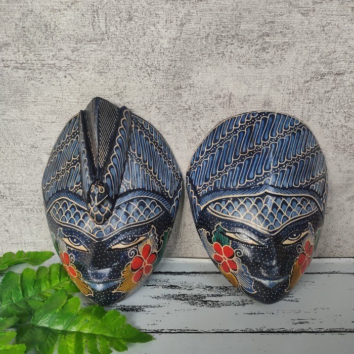 Candra Sepasang Topeng Kayu Topeng Batik