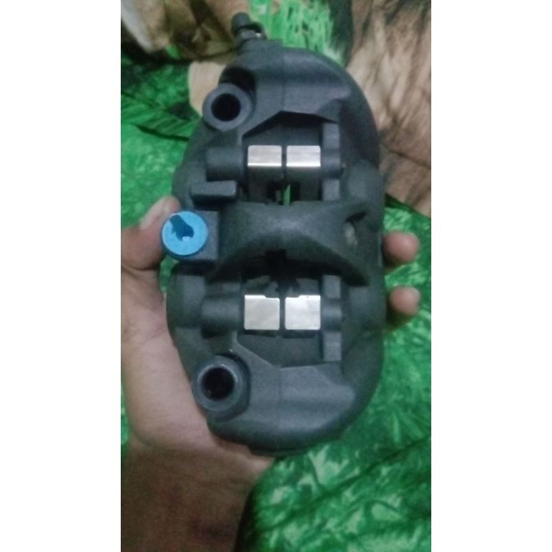 tokico kacamata kiri