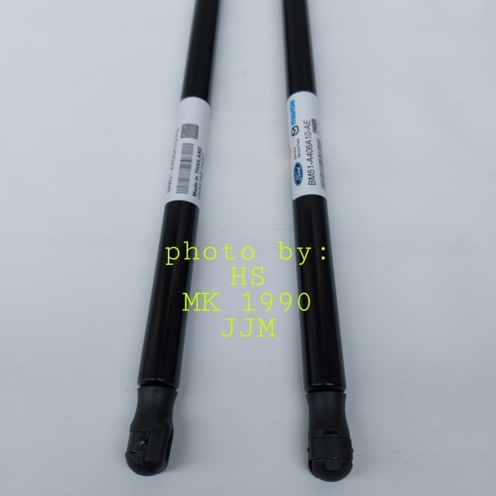 SHOCK BAGASI BELAKANG FORD FOCUS SHOCK BAGASI FORD FOCUS 2012 UP