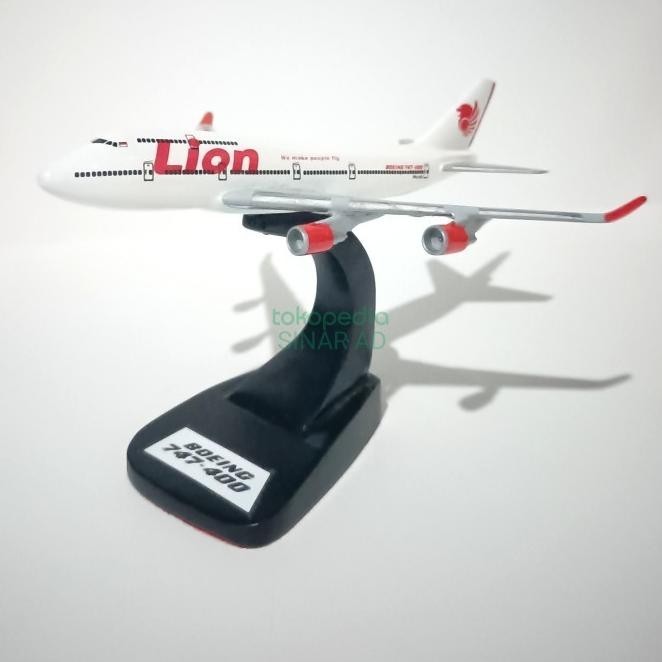 Model/Diecast/Miniatur Pesawat Boeing 747-400 Maskapai Lion Air