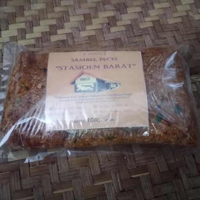 

Sambal Bumbu Pecel Madiun 1kg sangrai merk "STASIOEN BARAT" PS