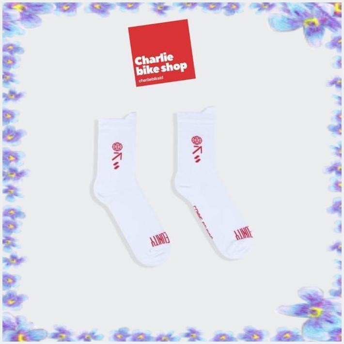 

[CBS] KAOS KAKI COMME STUDIOS COMMEUNITY SOCKS - WHITE