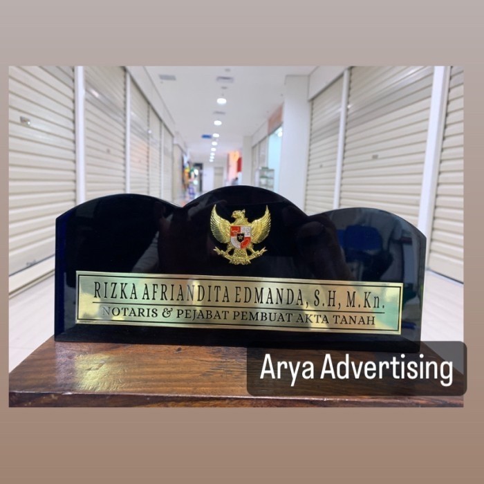 

Papan nama meja logo notaris