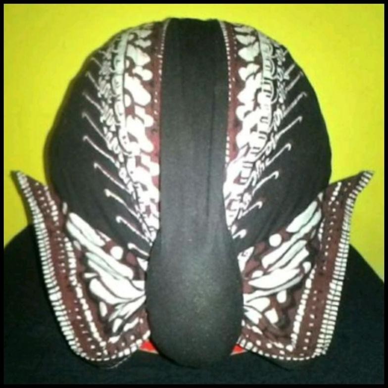 Blangkon Jogja Lipat Jebeh Lereng Putih Ukuran Dewasa Dan Anak - Jumbo Dan Kecil