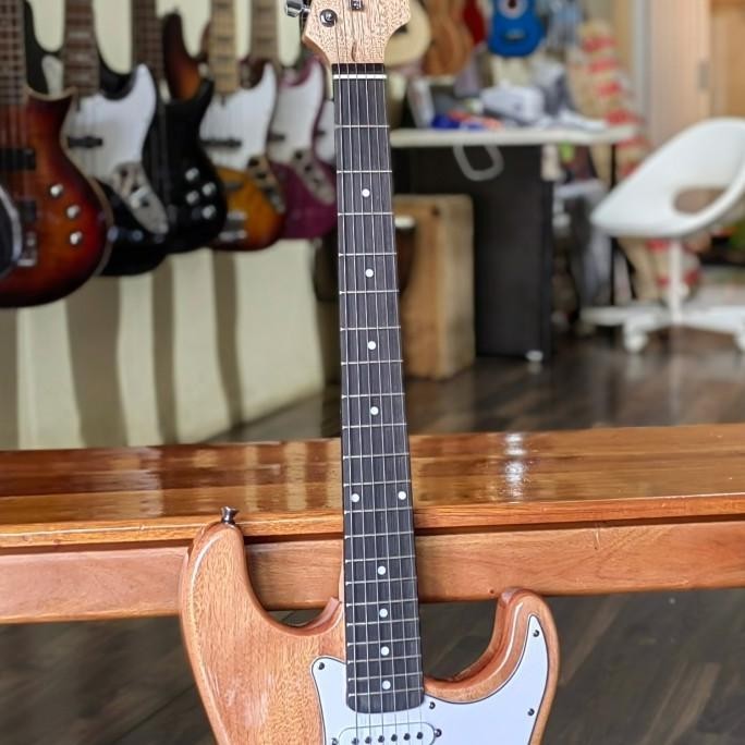 Gitar Elektrik/Listrik Model stratocaster 100% original (not fender) PS88