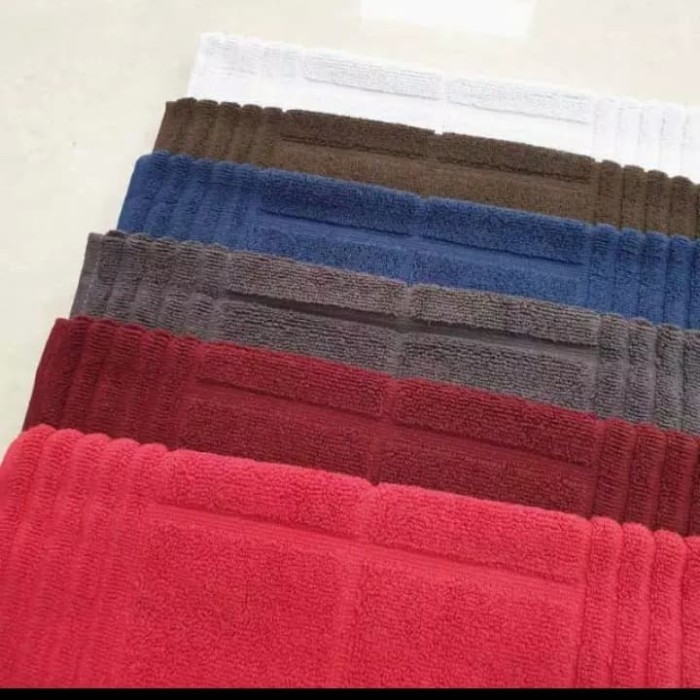 Keset Handuk Polos Invicta