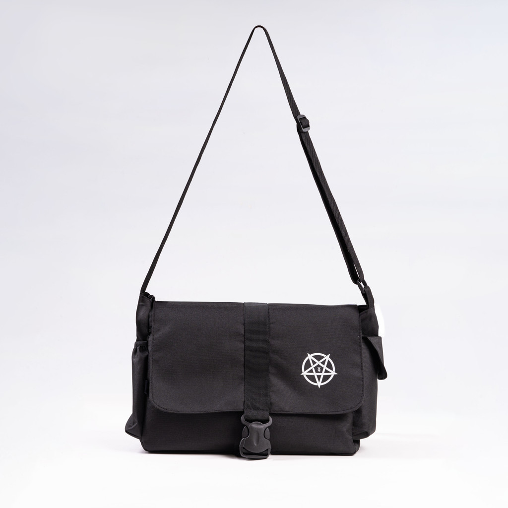 Vampire Kingdom Messenger Bag Tas Sekolah Selempang Slingbag Distro Firegram Postman Newspaper Hitam