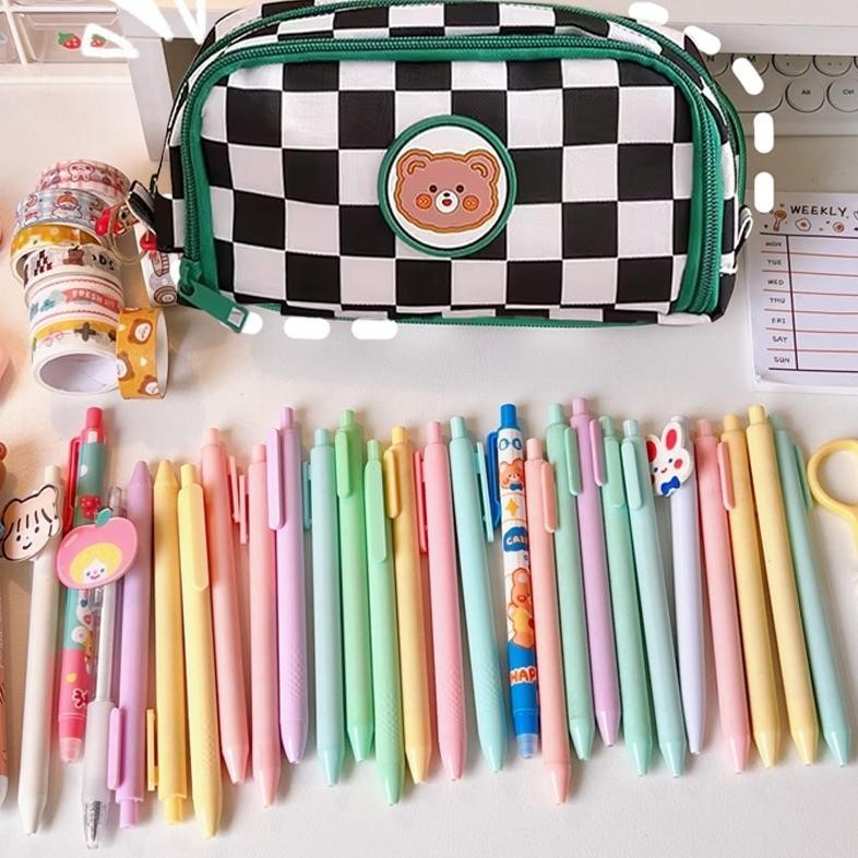 

UFO-2025 Tempat Pensil Motif Kotak Pensil Kartun Beruang Sleting Korea Aesthetic Lucu Import / Pencil Case/Premium/Plaid / Zipper/ Kompartmen/ Imut/Kotak/ Cute Berkualitas