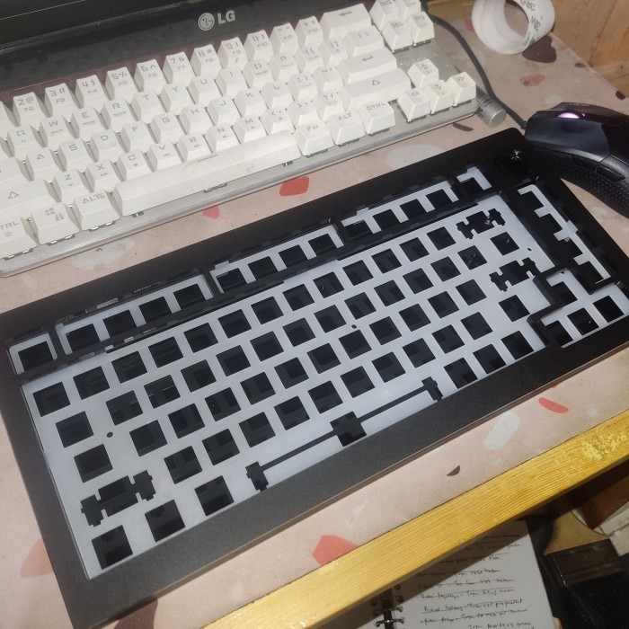 Terlaris Case Acrylic Rover84 V3 Gasket Mount Tofu Style Mechanical Keyard